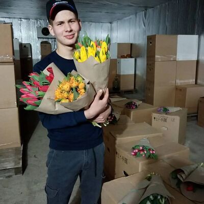  ,   Artyom, 25 ,   ,   