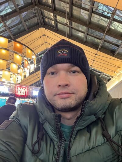  ,   Artur, 38 ,  