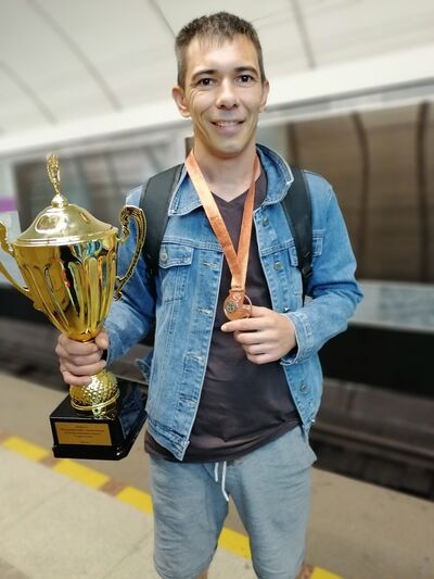  -,   Amir, 40 ,   ,   , c 