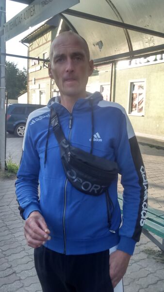  ,   Artur, 44 ,   ,   , c 