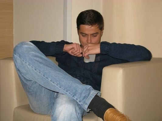  ,   Artur, 36 ,   