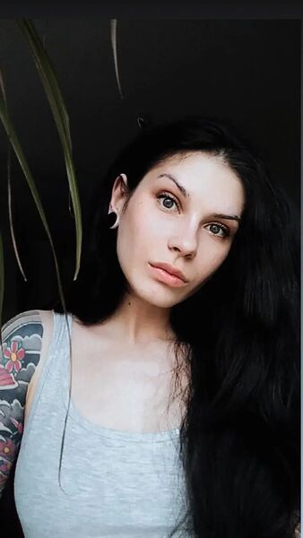 ,   Yana, 29 ,   