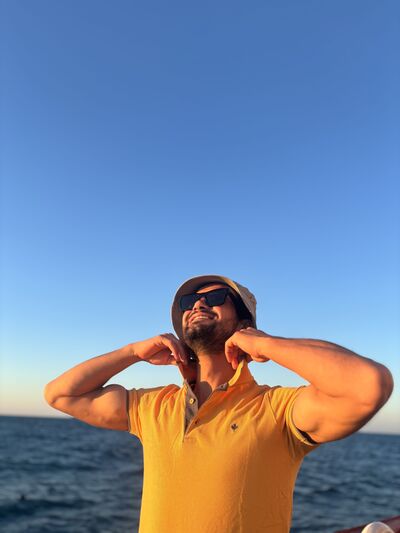  ,   Hikmet, 28 ,   ,   