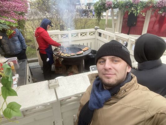  ,   Viktor, 37 ,   ,   , c , 