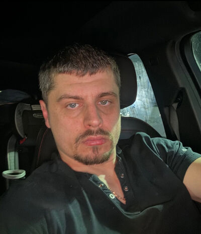  ,   Denis, 40 ,   c 