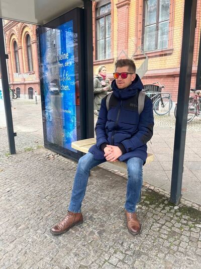  ,   Alex, 40 ,   ,   