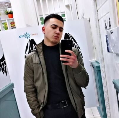  ,   Leon, 25 ,  