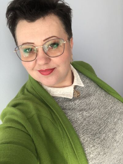  -,   Julia, 41 ,   ,   , c , 