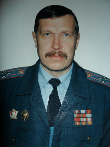  15968648  Viktor, 68 ,    