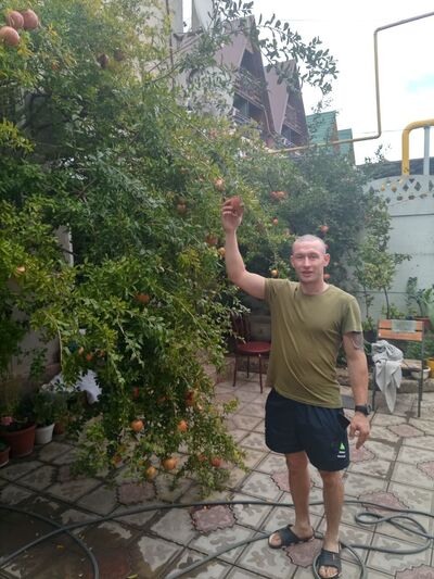 ,   Serezha, 30 ,  