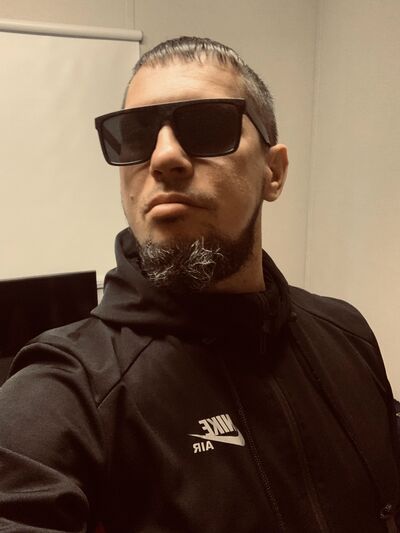  ,   Victor, 40 ,   ,   , c , 