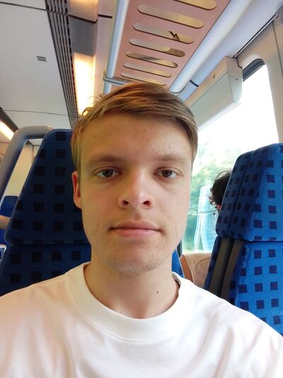 Lauf an der Pegnitz,   Yurii, 18 ,   ,   , c 