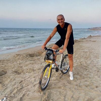  ,   NIK, 49 ,   