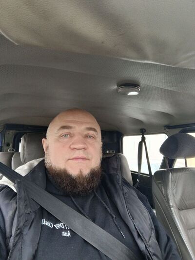  ,   Aleksandr, 44 ,   c 