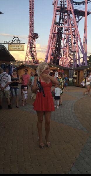  ,   Lana, 48 ,     