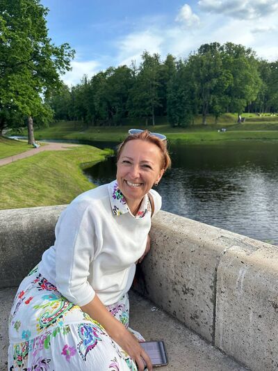  ,   Elena, 46 ,   ,   , c , 