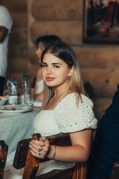  ,   Sabina, 25 ,   ,   