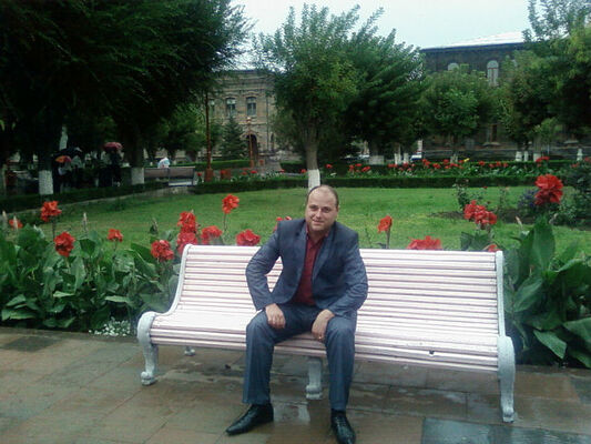  ,   Armen, 42 ,   