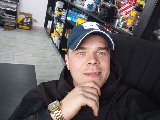  ,   Dmitriy, 32 ,   ,   