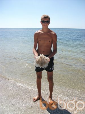  ,   Viktor, 31 ,   