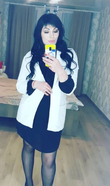  ,   Veronicka, 32 ,  