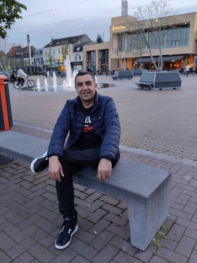  Wurselen,   Burak, 47 ,   ,   
