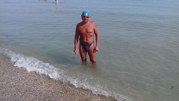  ,   Alex, 53 ,  