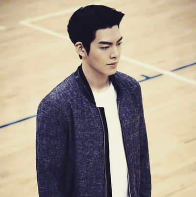  ,   Emir, 32 ,   ,   , c 