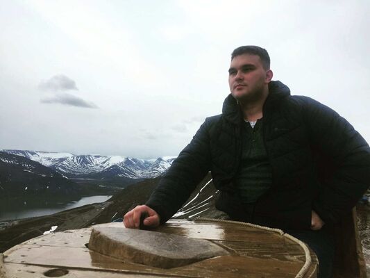  ,   Artur, 24 ,   ,   , c 