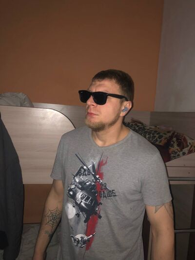  ,   Konstantin, 32 ,   ,   