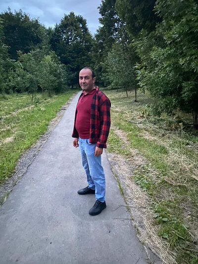  ,   Emin, 44 ,   ,   