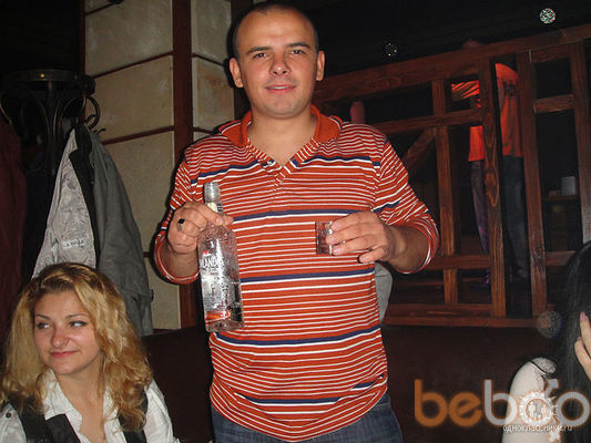  3906548  Damian, 37 ,    