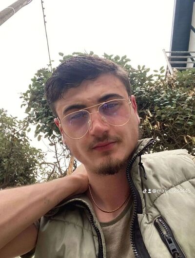  ,   Denis, 25 ,   ,   