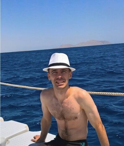  ,   Maks, 33 ,   