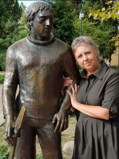  ,   Elena, 52 ,   c , 