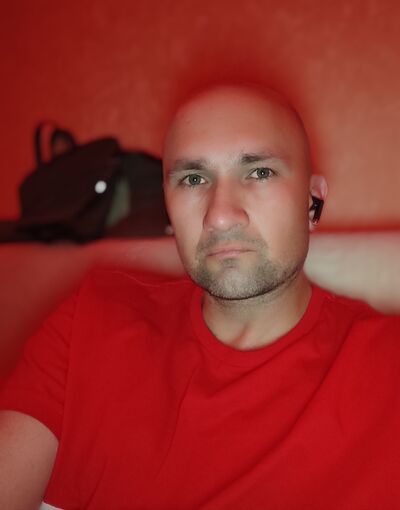  ,   Igor, 42 ,   c 