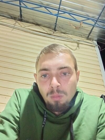  ,   Artur, 28 ,   ,   
