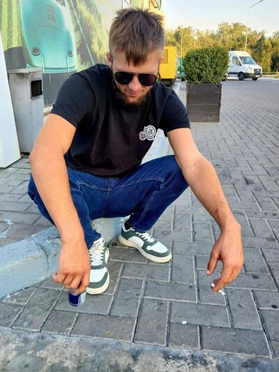  ,   Alexandruale, 21 ,   