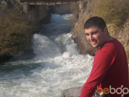  ,   Hovik, 43 ,   