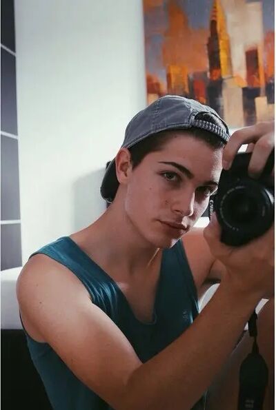 ,   Alexander, 25 ,   ,   , c , 