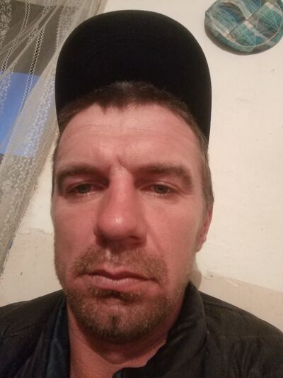  ,   Viktor, 38 ,   ,   