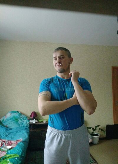  ,   Viktor, 47 ,   