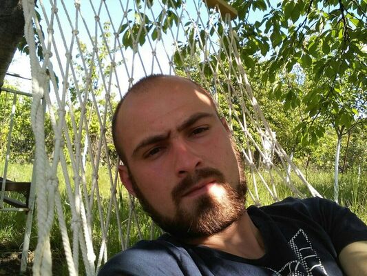  ,   Maxim, 28 ,   