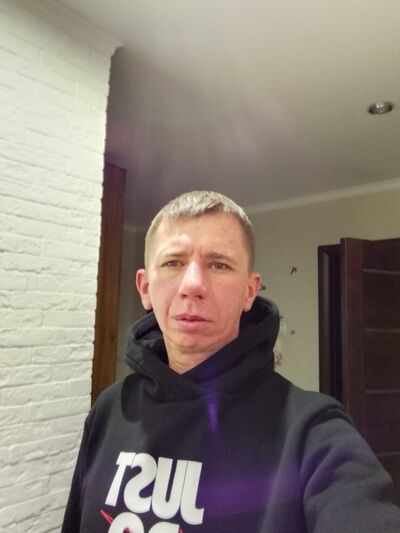  ,   Maxim, 42 ,   ,   