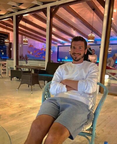  ,   Nik, 40 ,   ,   