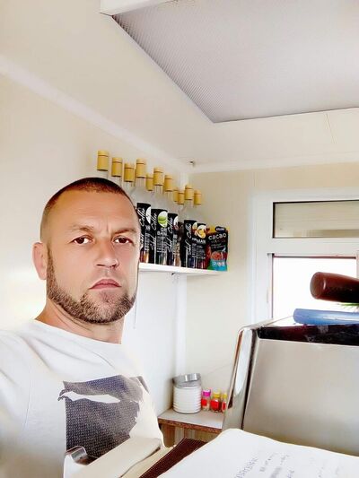  ,   Sergej, 48 ,   ,   , 