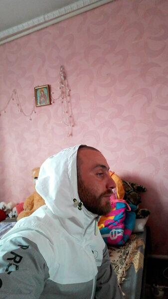 ,   Maks, 37 ,   ,   , c 