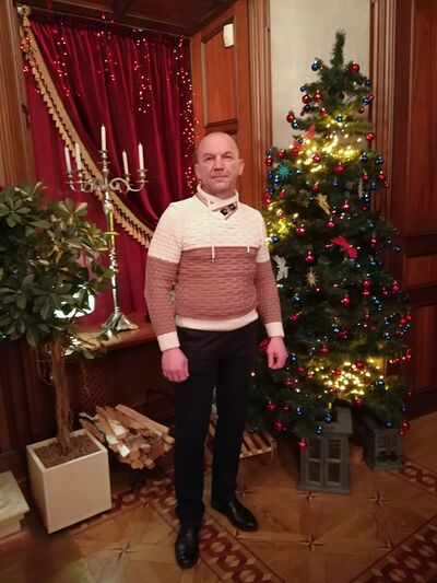  ,   Artem, 51 ,   ,   , c 