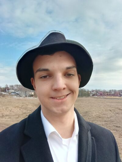  ,   Artyom, 19 ,   ,   