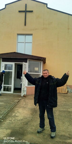  ,   Valentin, 49 ,   c 